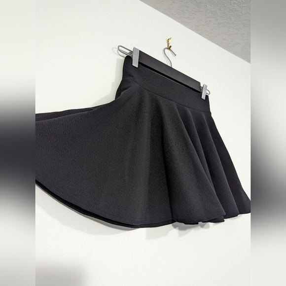 Black Midi Flared Stretch Party Skirt s: XS - Picture 4 of 6